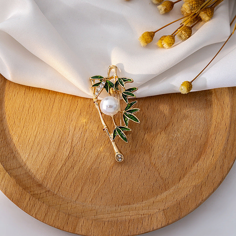 🌿 Leaf Brooch with Pearl – Botanical Elegant Brooch | Twinolo