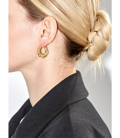 Croissant Earrings with Shiny Green Zirconia – Stylish Contrast | Twinolo