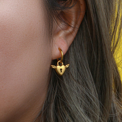 Hoop Earrings with Heart – Loving Design | Twinolo