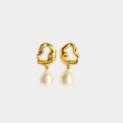 Gold Hoop Earrings with Pearl – Classic Style | Twinolo