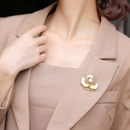 Flower Brooch - Elegant Brooch with Pearl | Twinolo