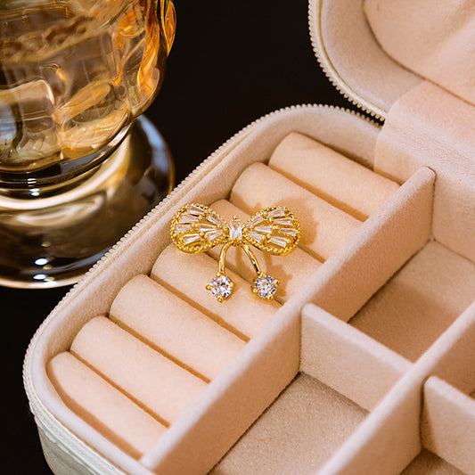 🎀 Gold Bow Brooch with Crystals – Elegant Silver-tone Brooch | Twinolo