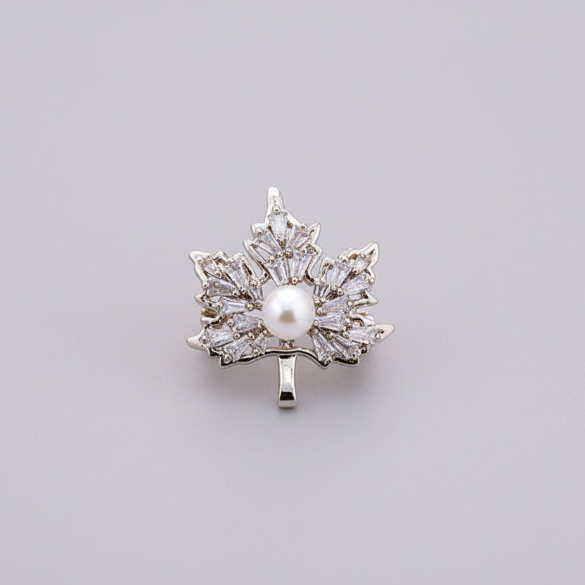 🍁 Leaf Brooch with Pearl and Gold Details – Elegant Brooch | Twinolo