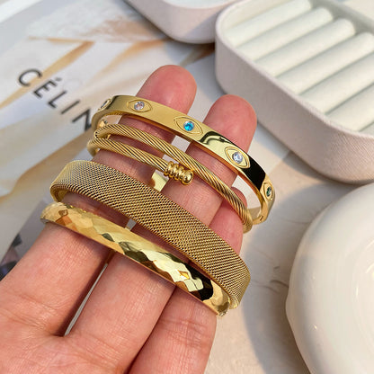 Flexible Bangle Bracelet – Minimalist & Modern | Twinolo