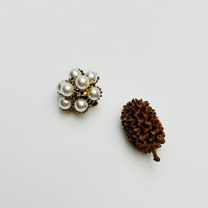 Brooch - Elegant Brooch with Crystals and Pearl