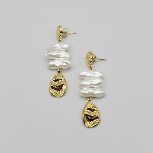 Statement Earrings with Mother-of-Pearl Effect – Gold | Twinolo