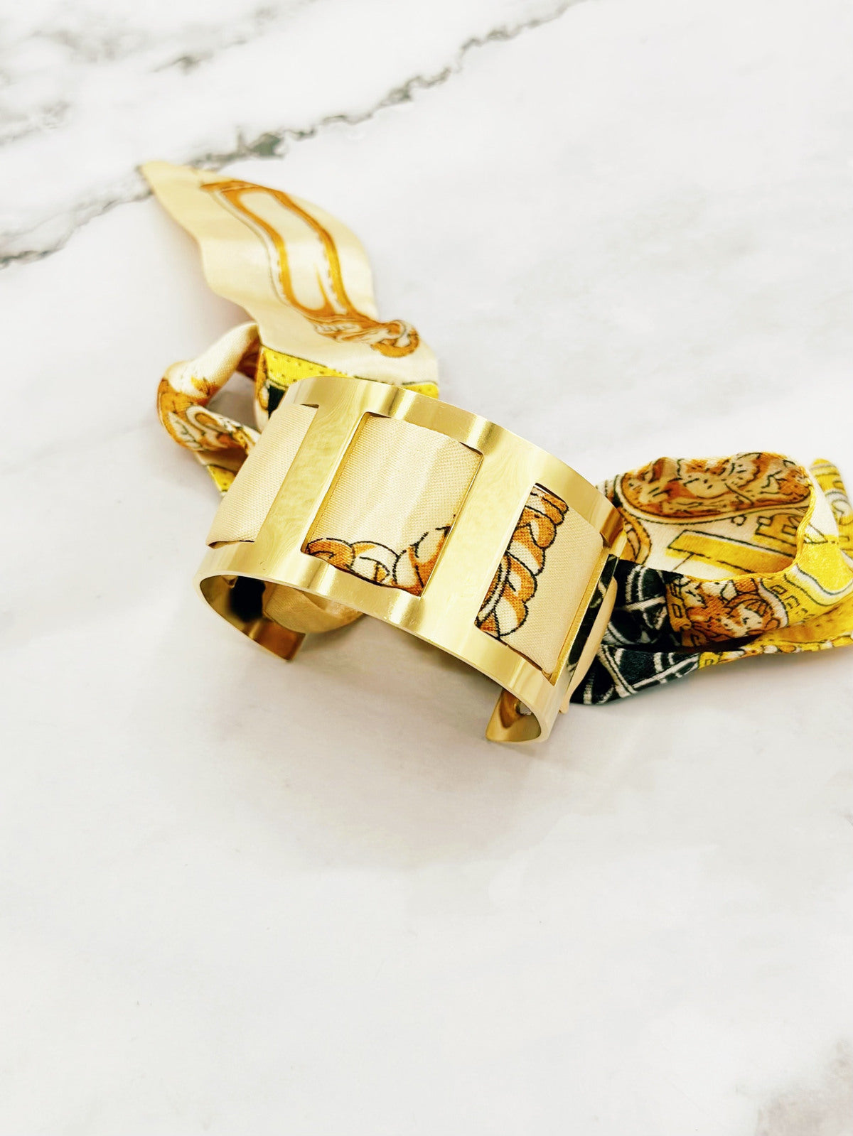 Gold Cuff Bracelet with Scarf – Stainless Steel | TWINOLO