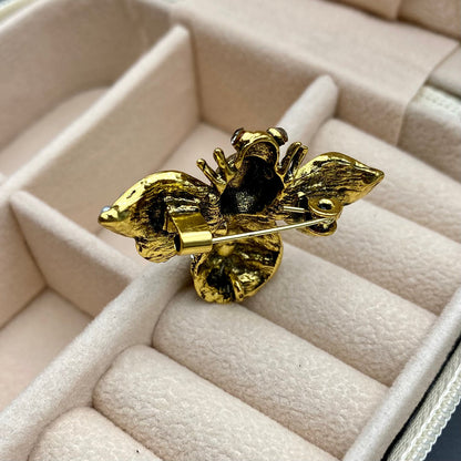 🐝 Bee Brooch - Elegant Brooch with Crystals | Twinolo