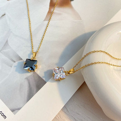 Necklace with Zirconia Pendant – Sparkling and Elegant | Twinolo
