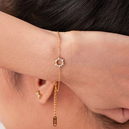 Fine Bracelet with Sun Charm – Subtle & Radiant | Twinolo