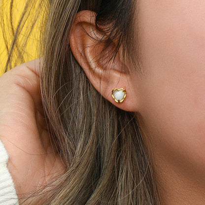 Heart-shaped Stud Earrings – Love in Detail | Twinolo