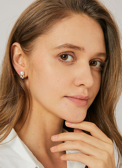 Stud Earrings with Pearl & Zirconia – Classic with Shine | Twinolo