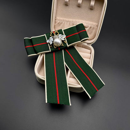 Brooch - Elegant Brooch with Crystals | Twinolo