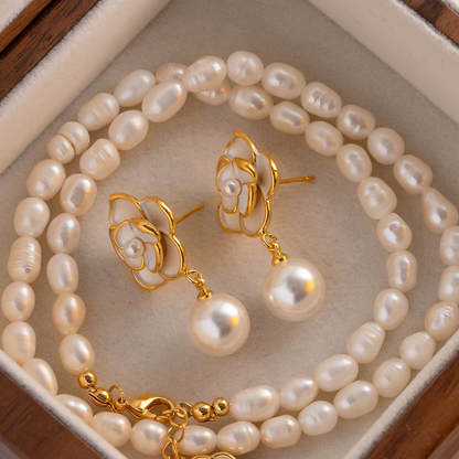 Flower Shaped Earrings with Pearl – Feminine Touch | Twinolo