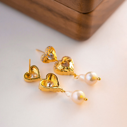 Pearl Earrings with Heart Shaped Design – Loving Detail | Twinolo