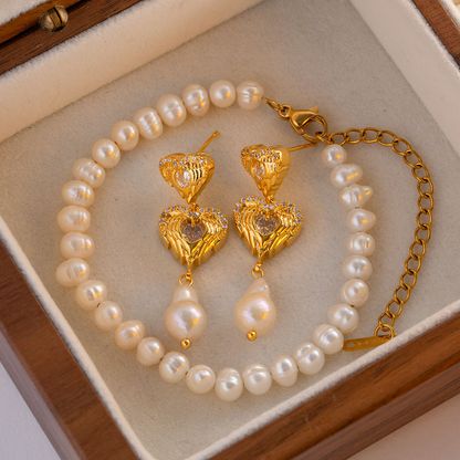 Pearl Earrings with Heart Shaped Design – Loving Detail | Twinolo