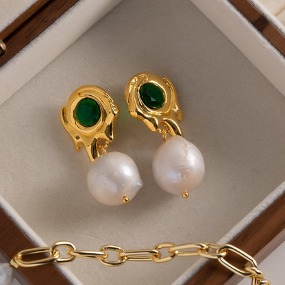 Earrings with Green Stone and Pearl – Classic & Colorful | Twinolo