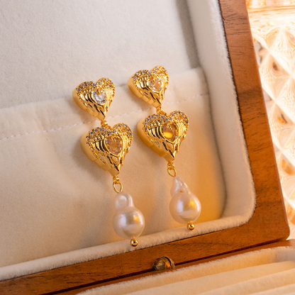Pearl Earrings with Heart Shaped Design – Loving Detail | Twinolo